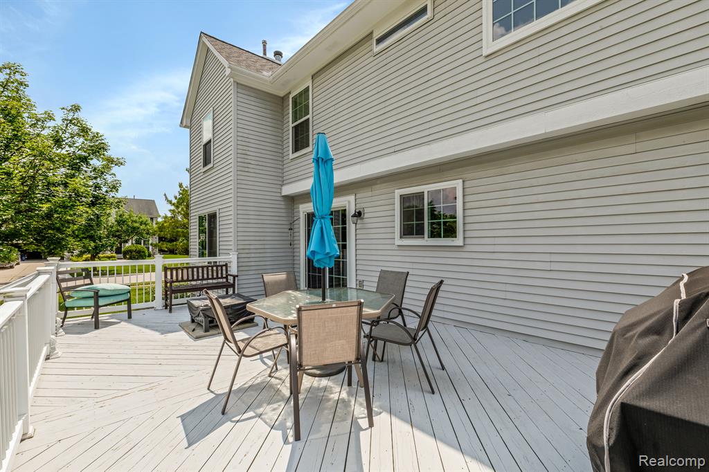 1018 SHETLAND Drive, South Lyon, MI 48178 — Photo 36