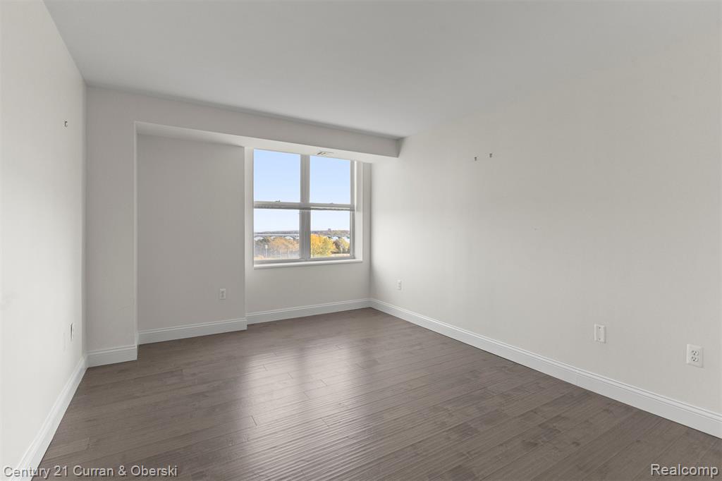 250 E Harbortown Drive, 708, Detroit, MI 48207 — Photo 19