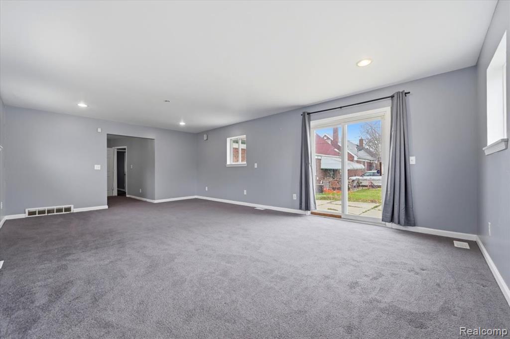 9193 Rutherford Street, Detroit, MI 48228 — Photo 10