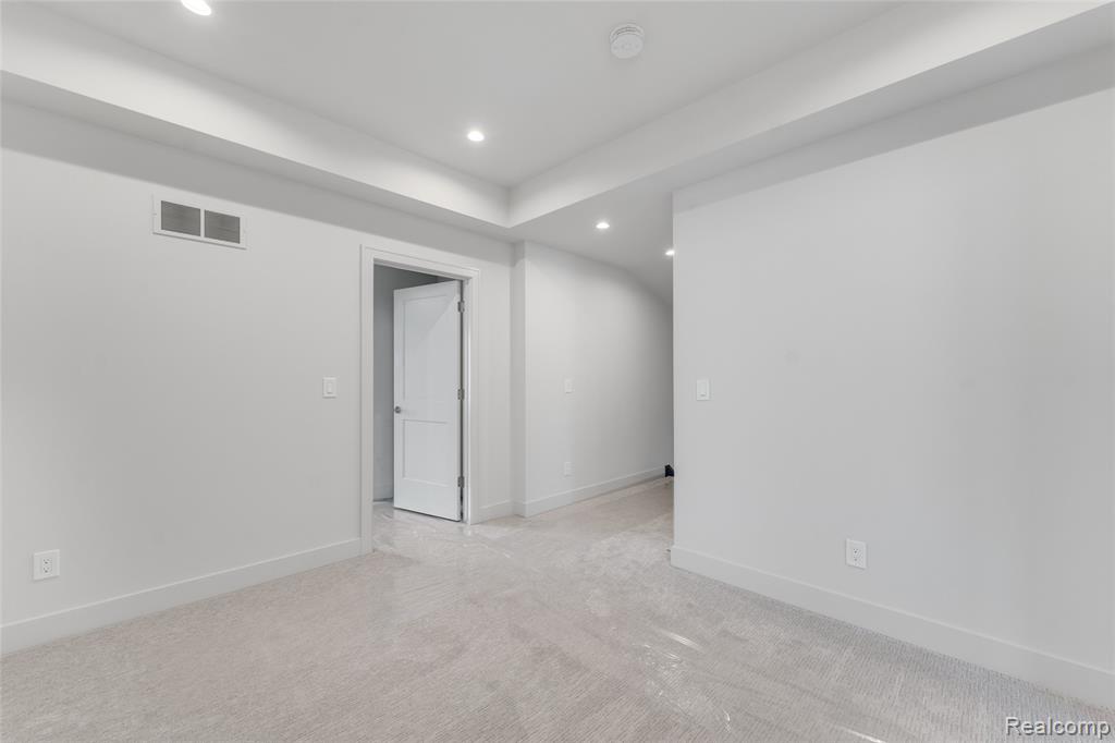 53 South Trail Court, Troy, MI 48083 — Photo 29