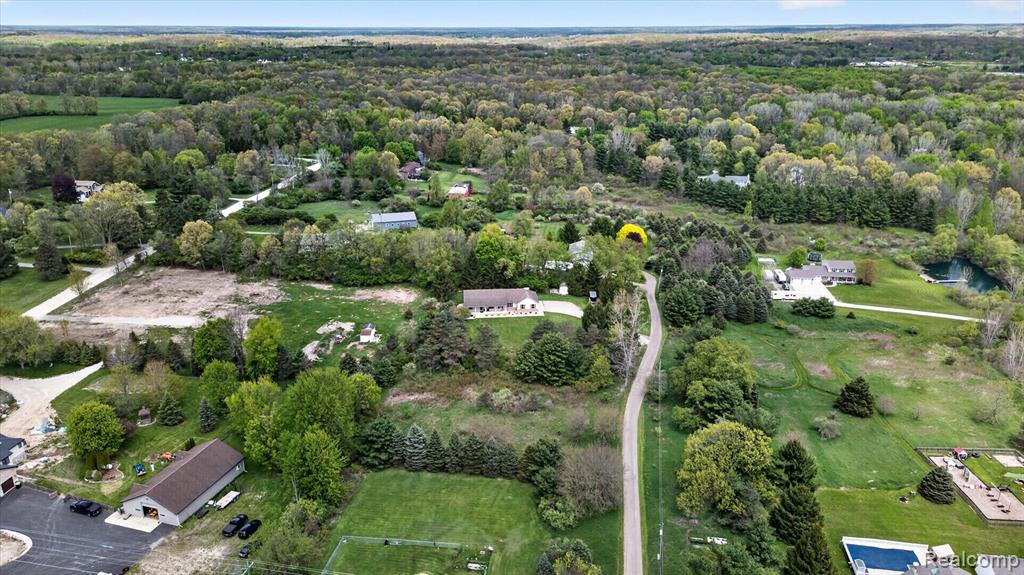 7659 Clyde Road, Fenton, MI 48430 — Photo 38