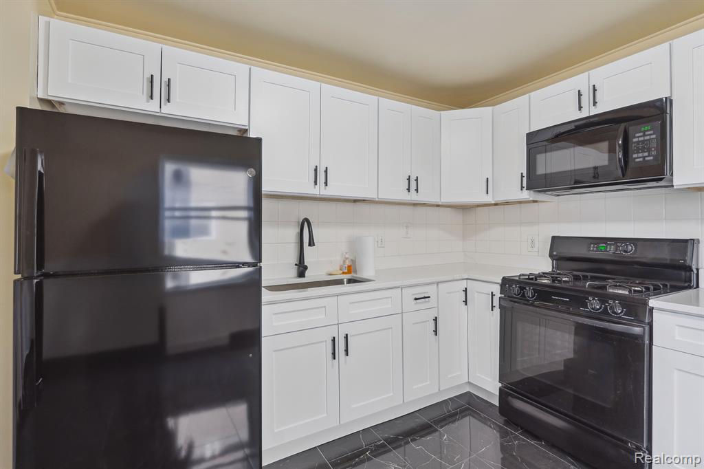 8468 LOZIER Avenue, Warren, MI 48089 — Photo 13