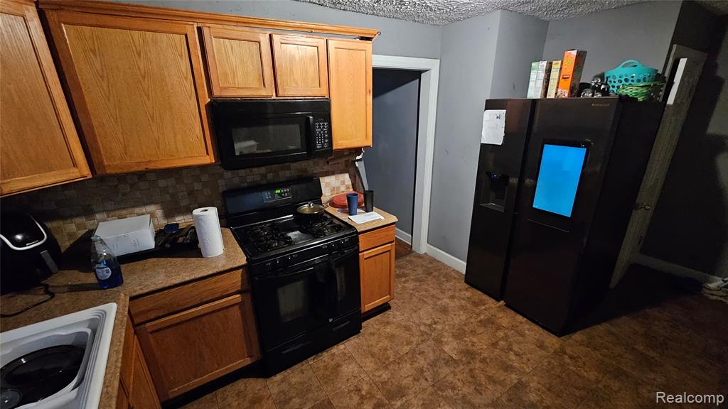 4695 Hereford Street, Detroit, MI 48224 — Photo 9