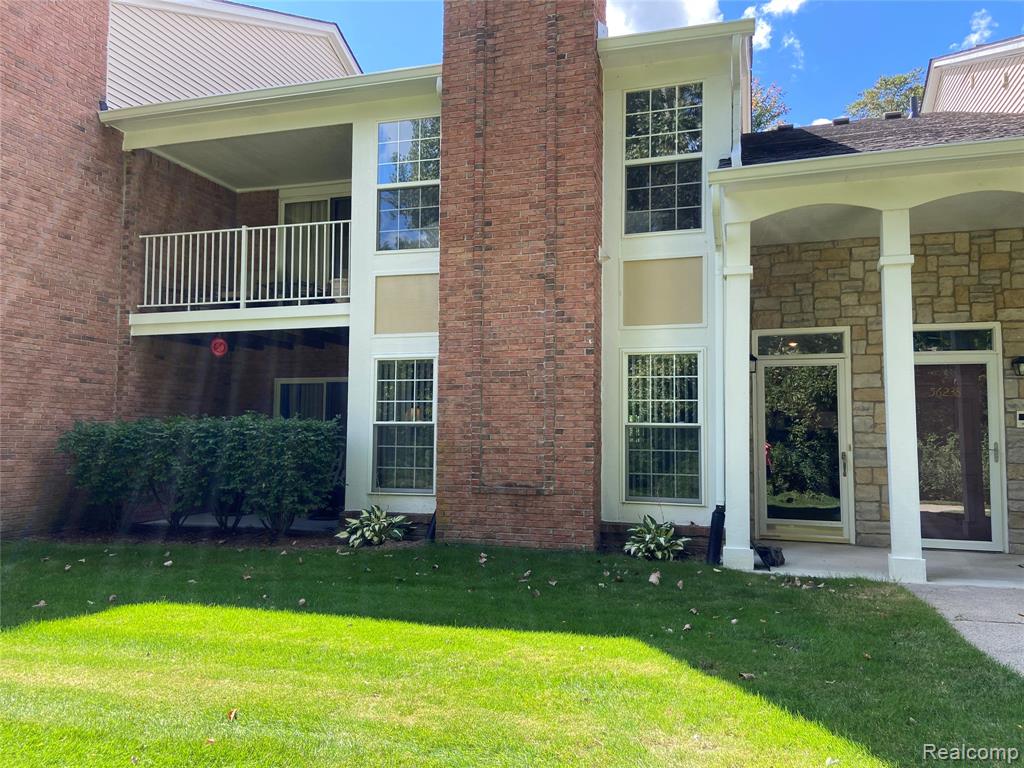 56246 Troon N, 195, Shelby Twp, MI 48316 — front exterior