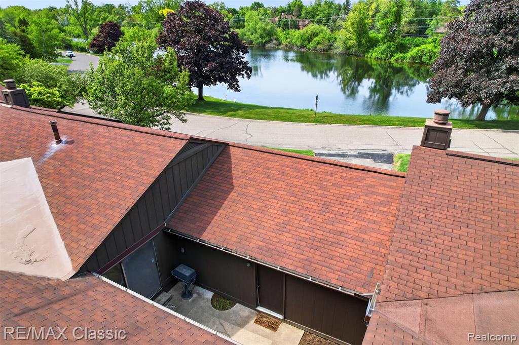 2061 Burgundy Street, West Bloomfield, MI 48323 — Photo 7