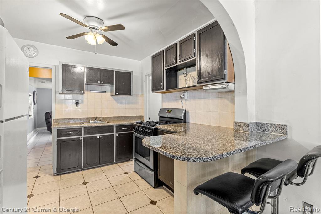 5671 Syracuse Street, Dearborn Heights, MI 48125 — Photo 9