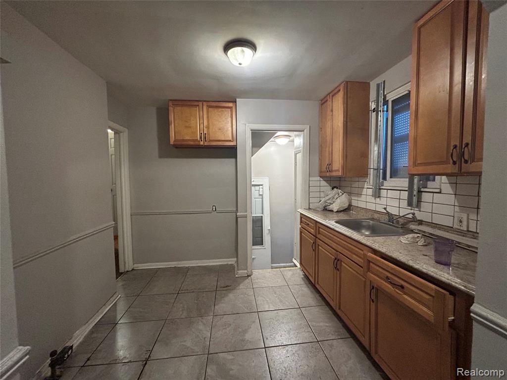 6718 Grandville Avenue, Detroit, MI 48228 — Photo 2