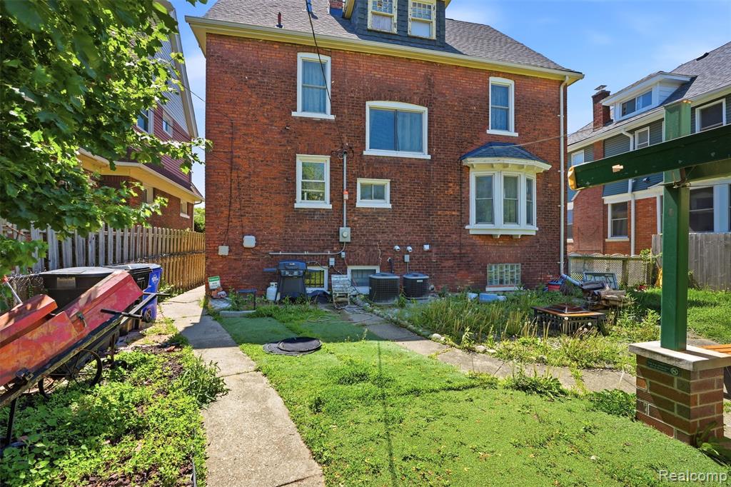 137 Trowbridge Street, Detroit, MI 48202 — Photo 29