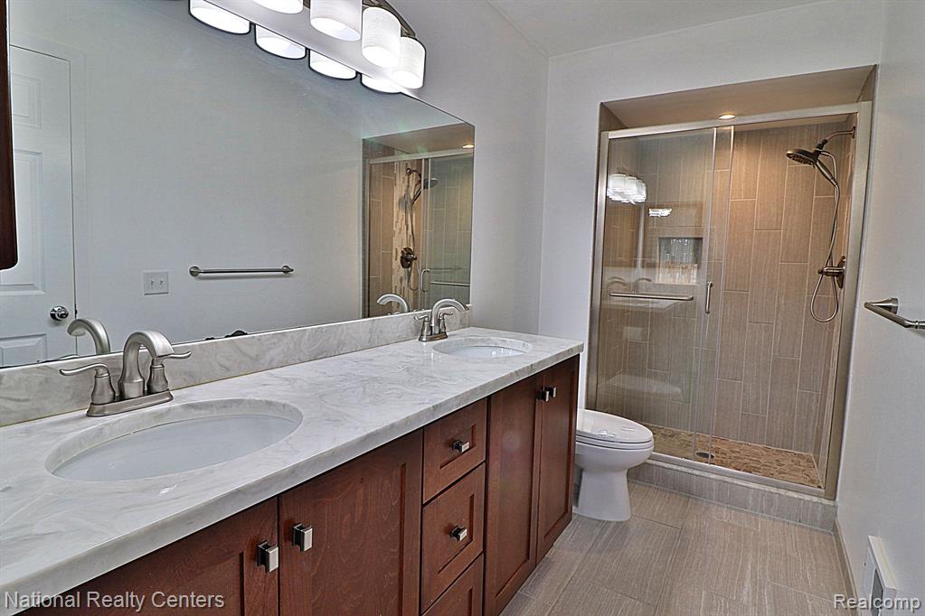 6400 PINECREST, West Bloomfield, MI — Photo 14