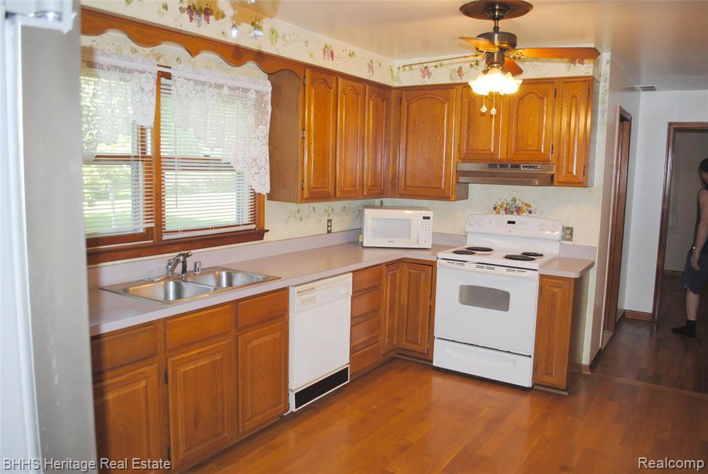 15507 Park Lane, Plymouth, MI 48170 — Photo 8