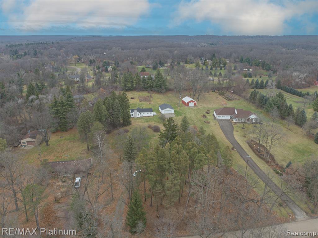 850 W MAPLE Road, Milford, MI 48381 — Photo 29