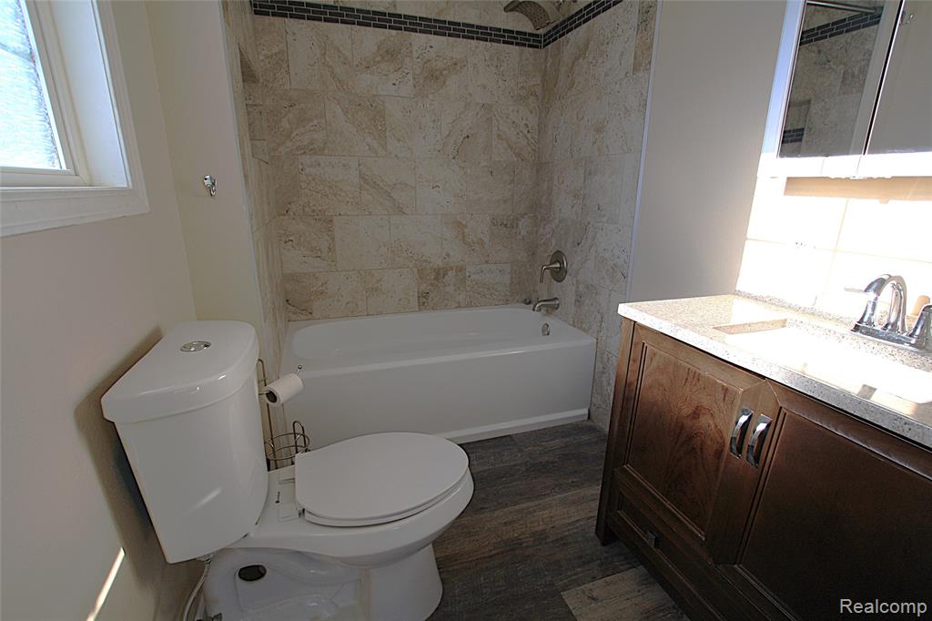 102 S Division Street, Durand, MI 48429 — Photo 21