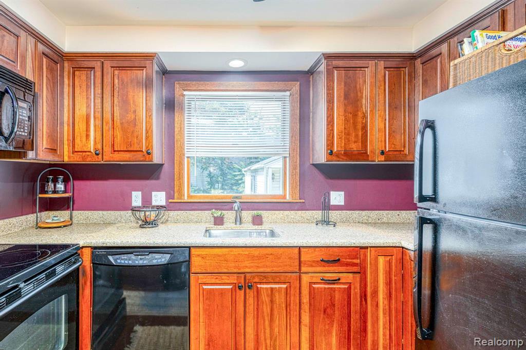 8125 MACKAY, Utica, MI 48317 — Photo 13