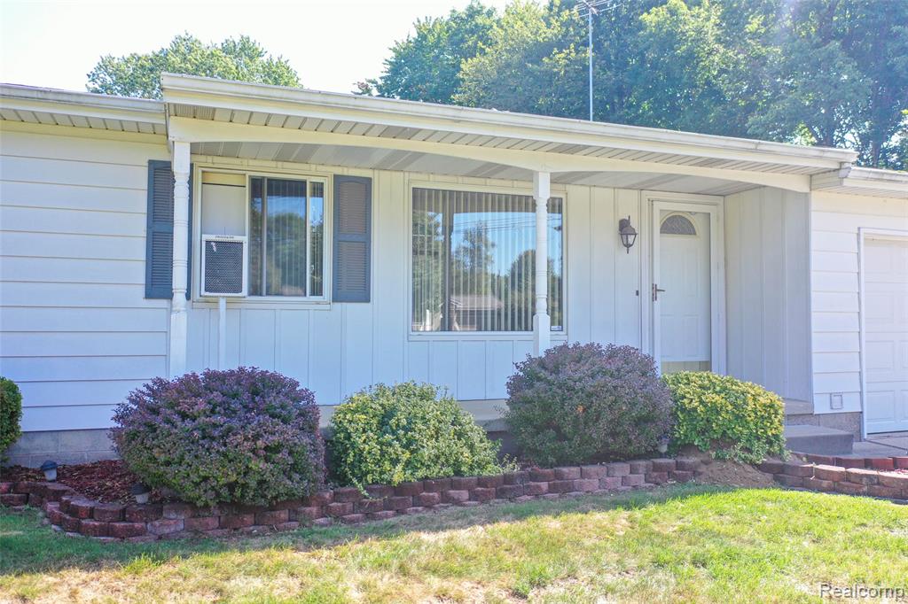4243 Moulton Drive, Flint, MI 48507 — Photo 7