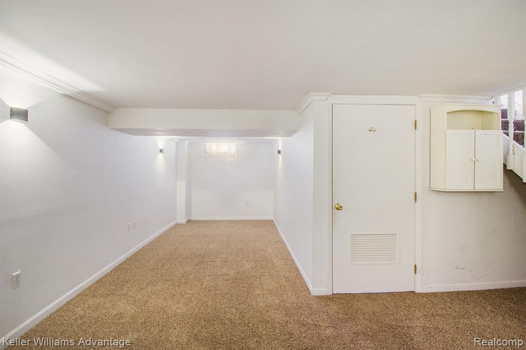 6204 Beechfield Drive, Lansing, MI 48911 — Photo 17