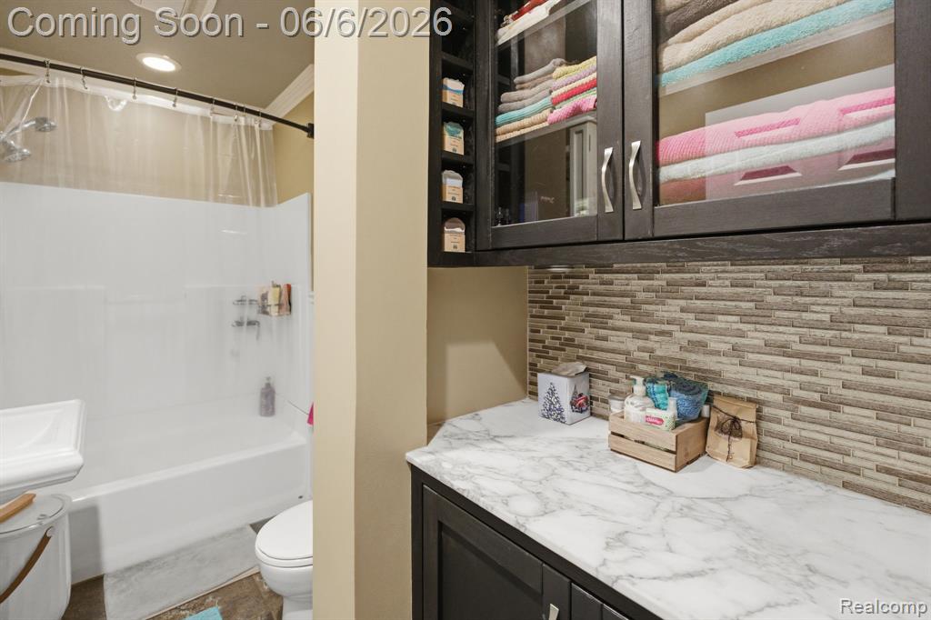 8749 Pacton Drive, Shelby Twp, MI 48317 — Photo 12