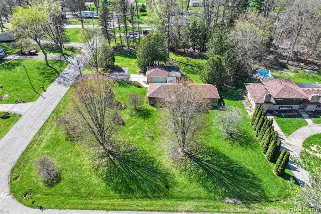 6214 Hugh Street, Burton, MI 48509 — Photo 16