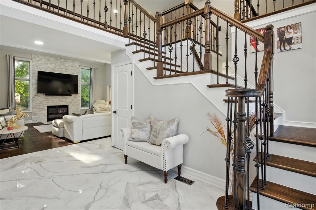 48821 Tremont Drive, Macomb, MI 48044 — Photo 7