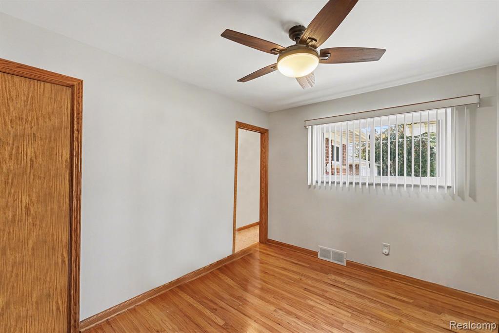 9001 Denne Street, Livonia, MI 48150 — Photo 14