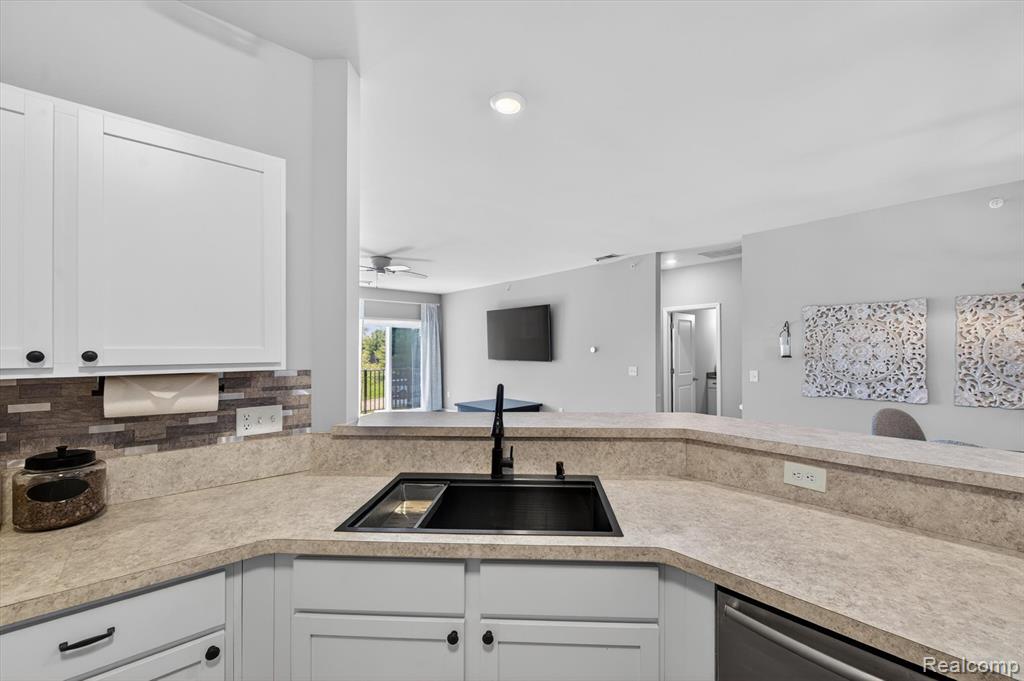 9789 Ridge Run Street, Howell, MI 48855 — Photo 11