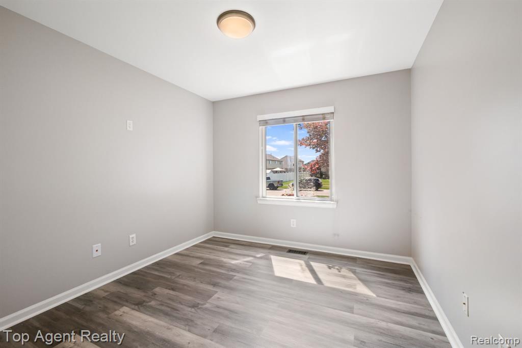 52806 Muirfield Drive, New Baltimore, MI — Photo 22