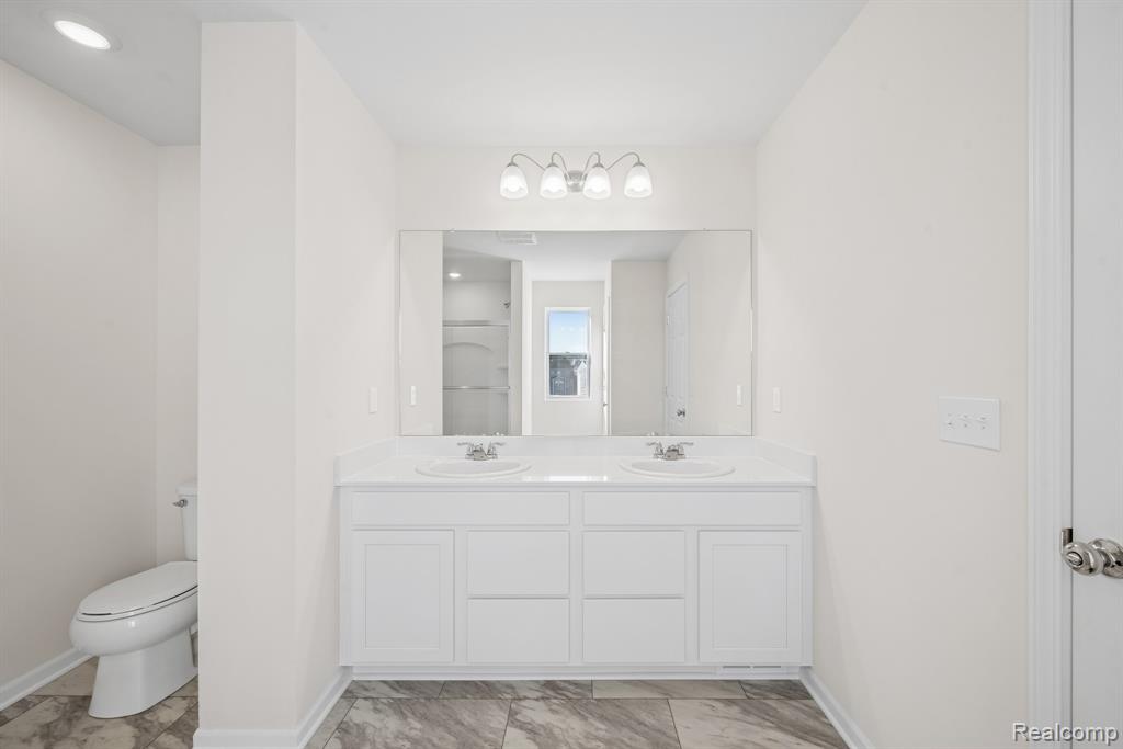 414 Hidden River W, Holly, MI 48442 — Photo 19