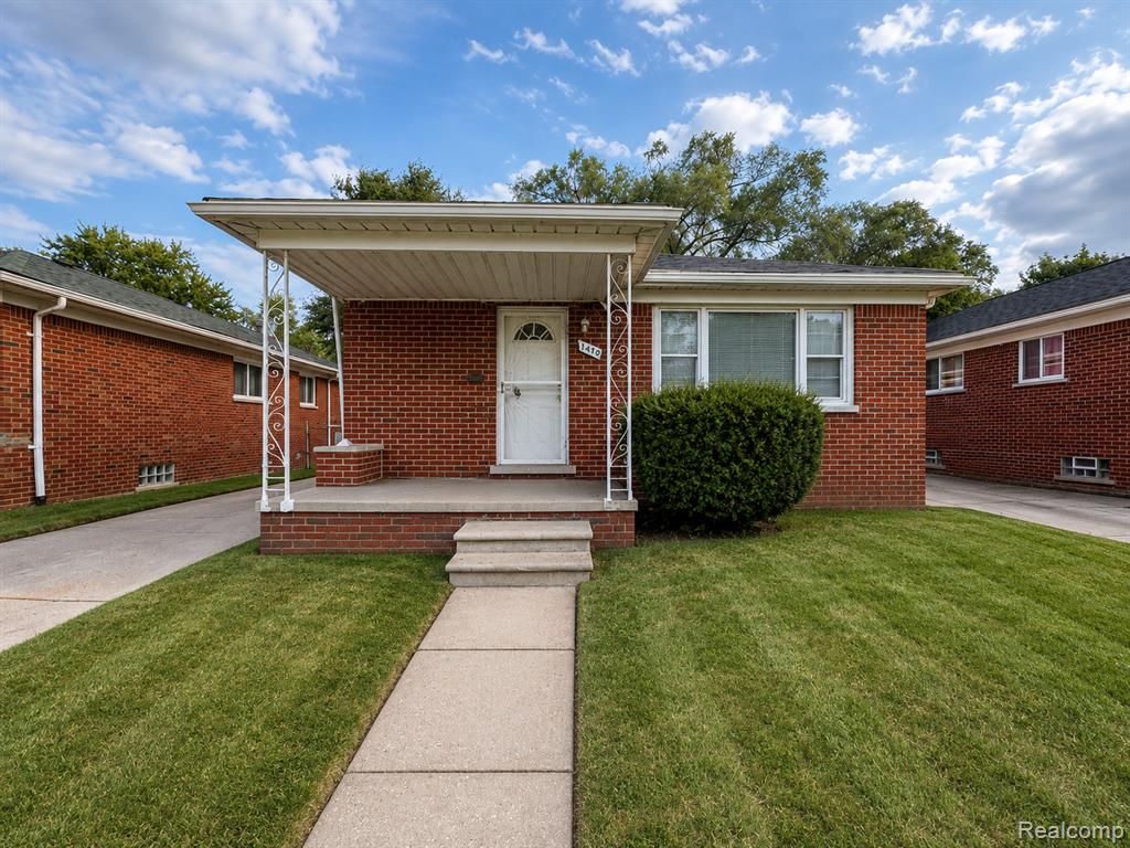 7140 Iowa Street, Detroit, MI 48212