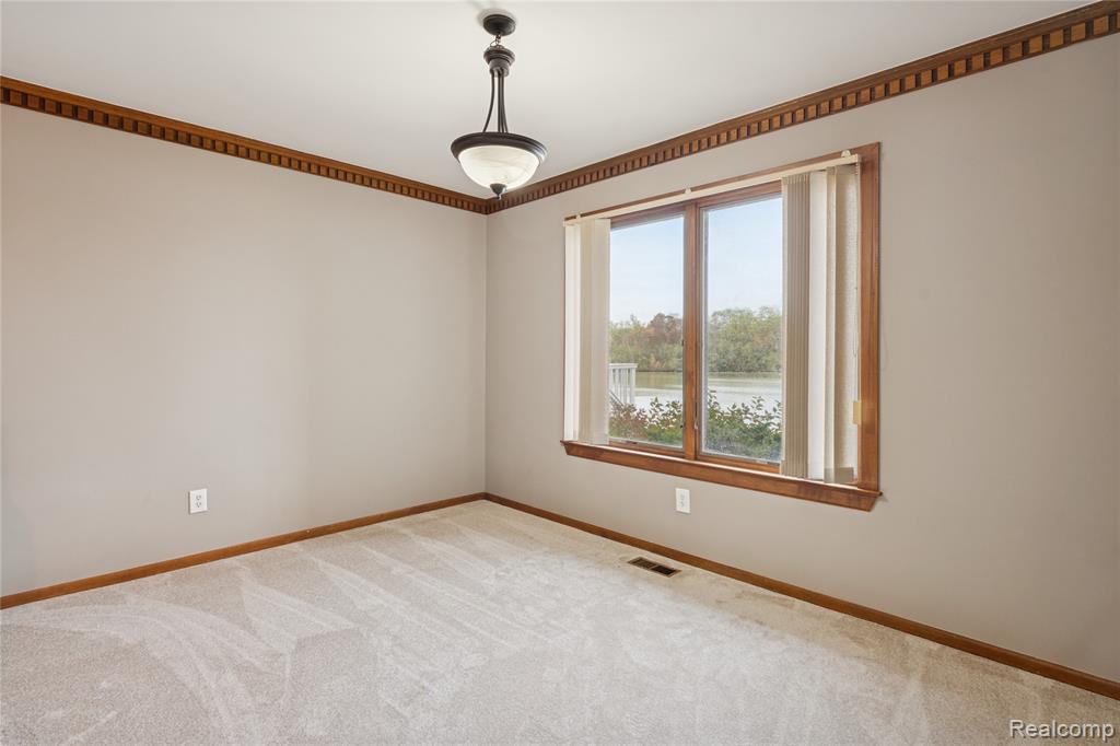 9502 Fenwin Drive, Grand Blanc, MI 48439 — Photo 10