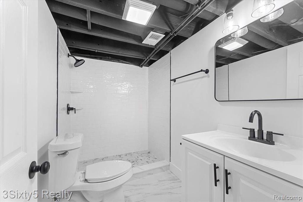 8072 E EDSEL FORD, Detroit, MI 48213 — Photo 20