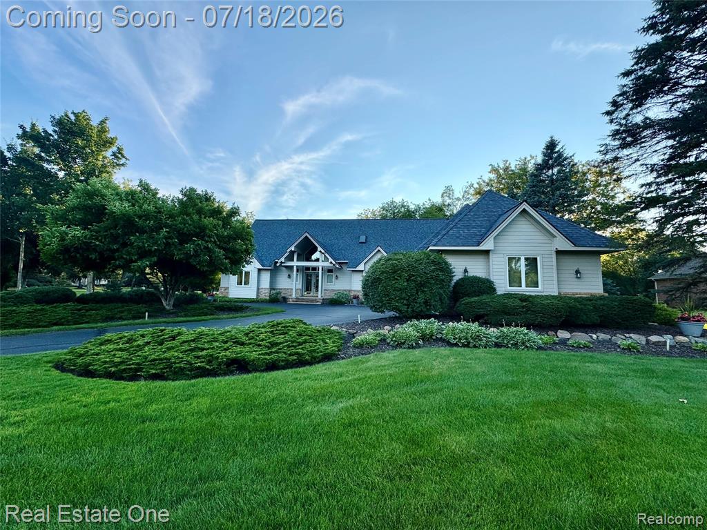 716 Bristol Lane, Orion, MI 48348 — Photo 39