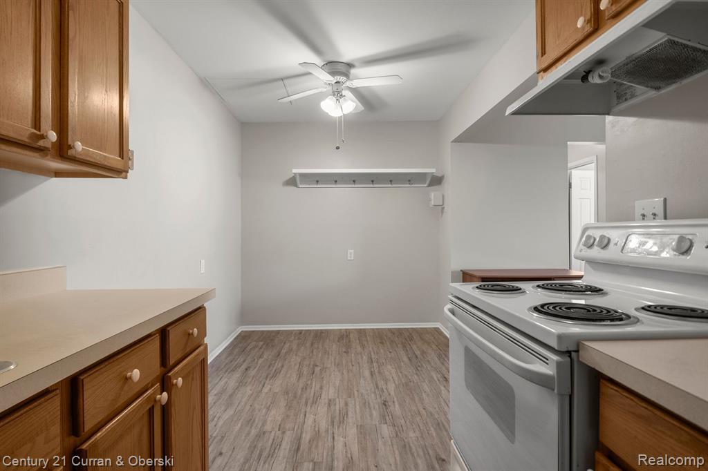 10021 Allen Pointe Drive, 83, Allen Park, MI 48101 — Photo 10