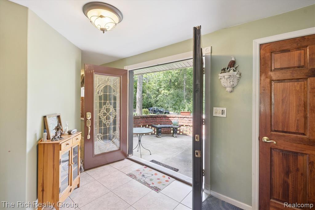39635 Lotzford Road, Canton, MI 48187 — Photo 5
