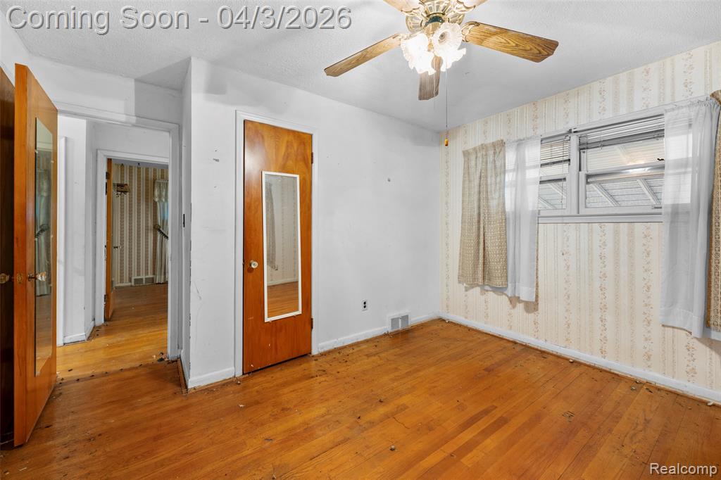 516 E Woodward Heights Boulevard, Hazel Park, MI 48030 — Photo 18