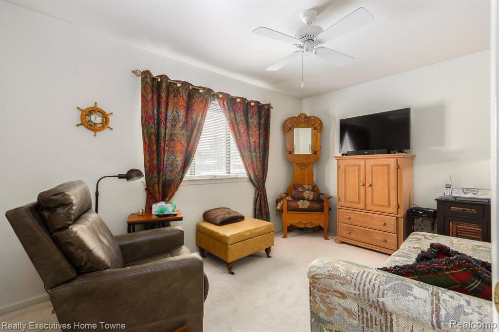 42509 ELDON Circle, Clinton Twp, MI 48038 — Photo 12