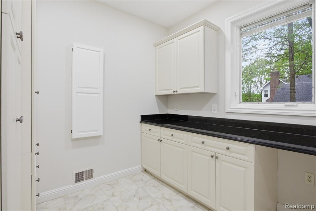 46500 Ryan Road, Utica, MI 48317 — Photo 21