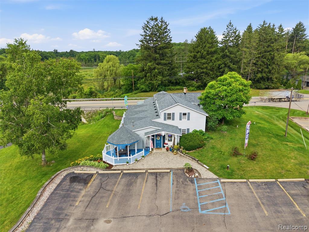 425 S Ortonville Road, Ortonville, MI 48462 — Photo 4