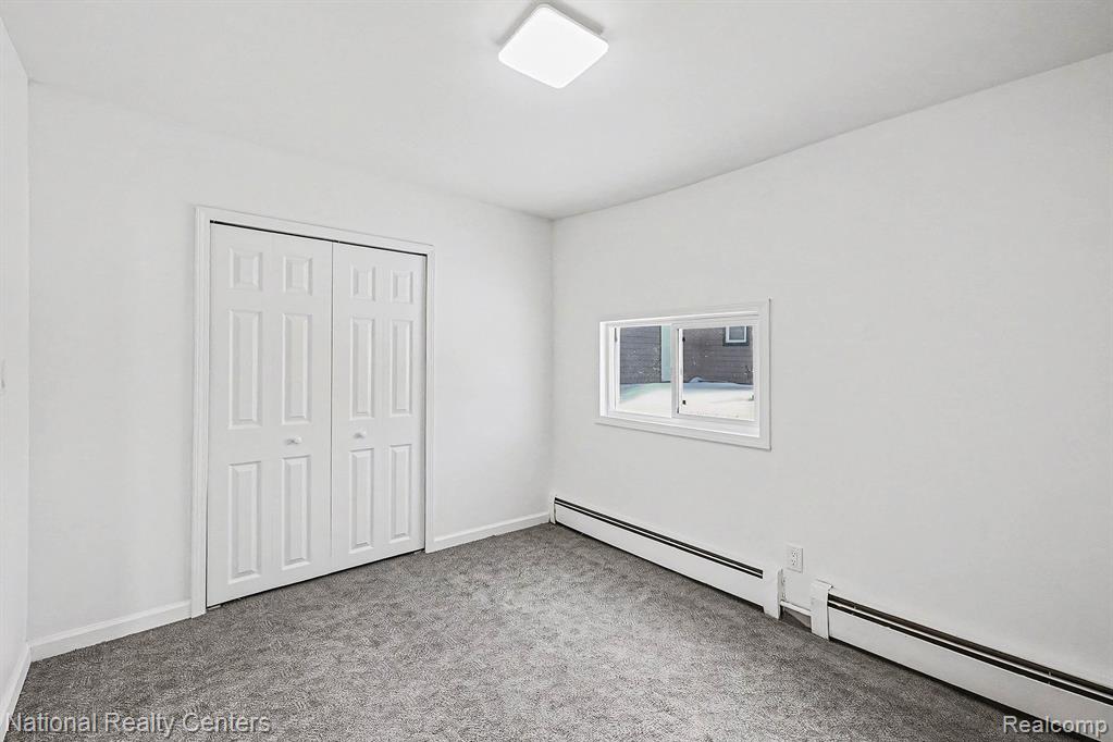 2960 Glenbroke Street, Keego Harbor, MI 48320 — Photo 13
