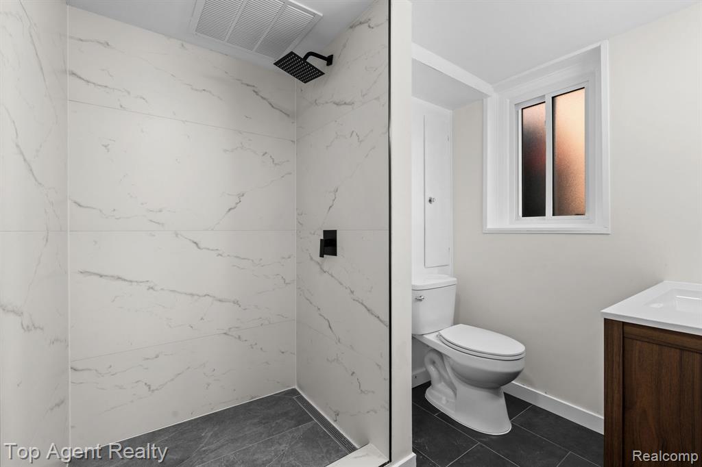 23701 Marlow Street, Oak Park, MI 48237 — Photo 21