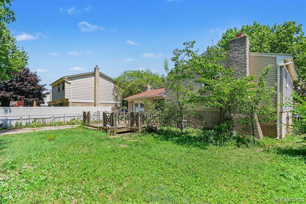 43171 Hartwick Drive, Sterling Heights, MI 48313 — Photo 30