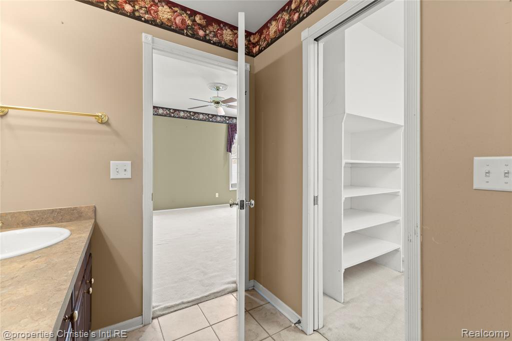 6166 Natures Cove, Grand Blanc, MI 48439 — Photo 14