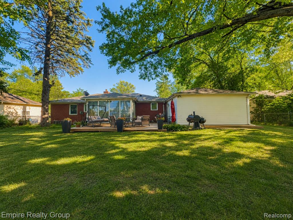 17300 Buckingham Avenue, Beverly Hills, MI 48025 — Photo 27