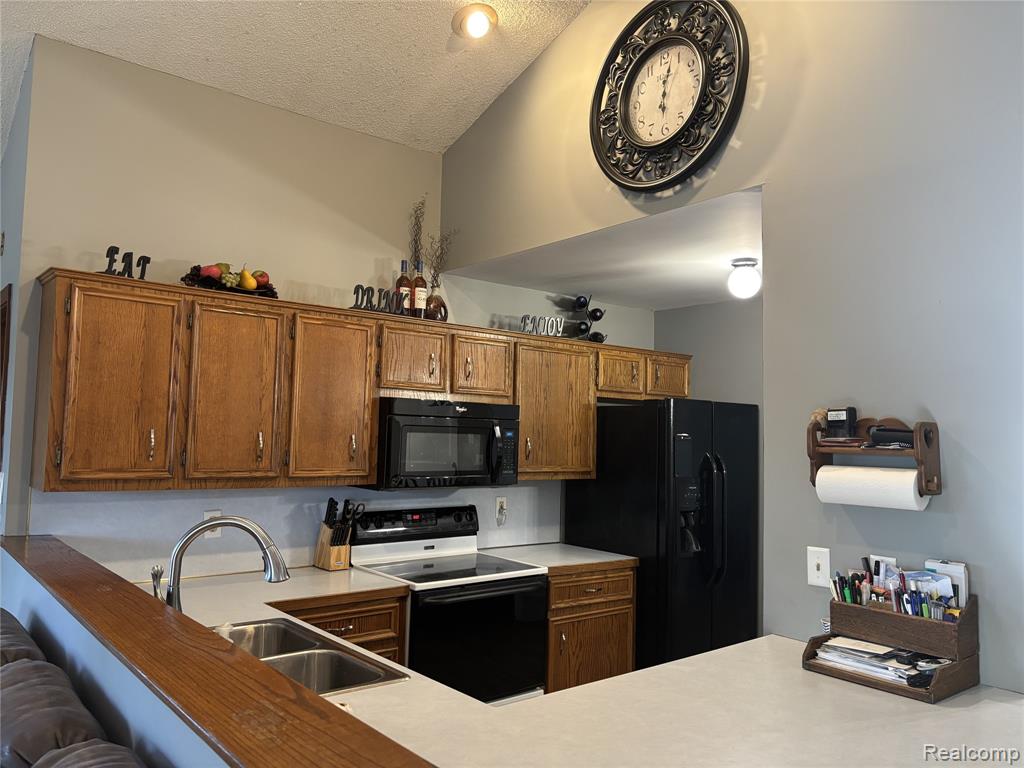 5407 Newcastle Drive SE, Kentwood, MI 49508 — Photo 4