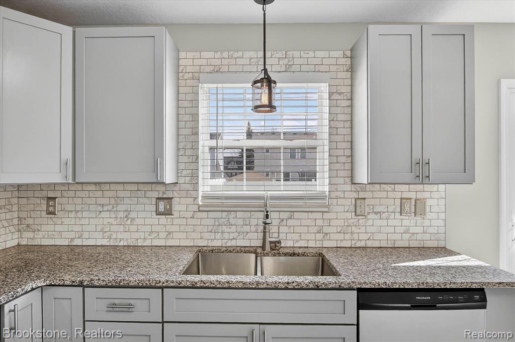 116 Maple Boulevard, Monroe, MI 48162 — Photo 8