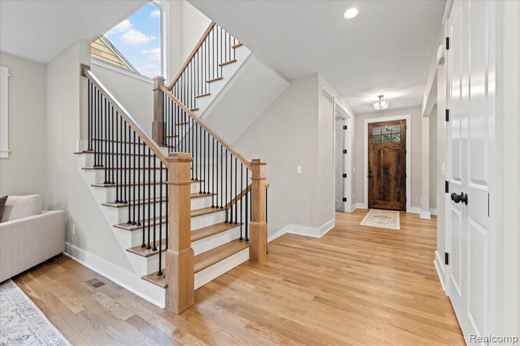 801 Hawthorn Avenue, Royal Oak, MI 48067 — Photo 4