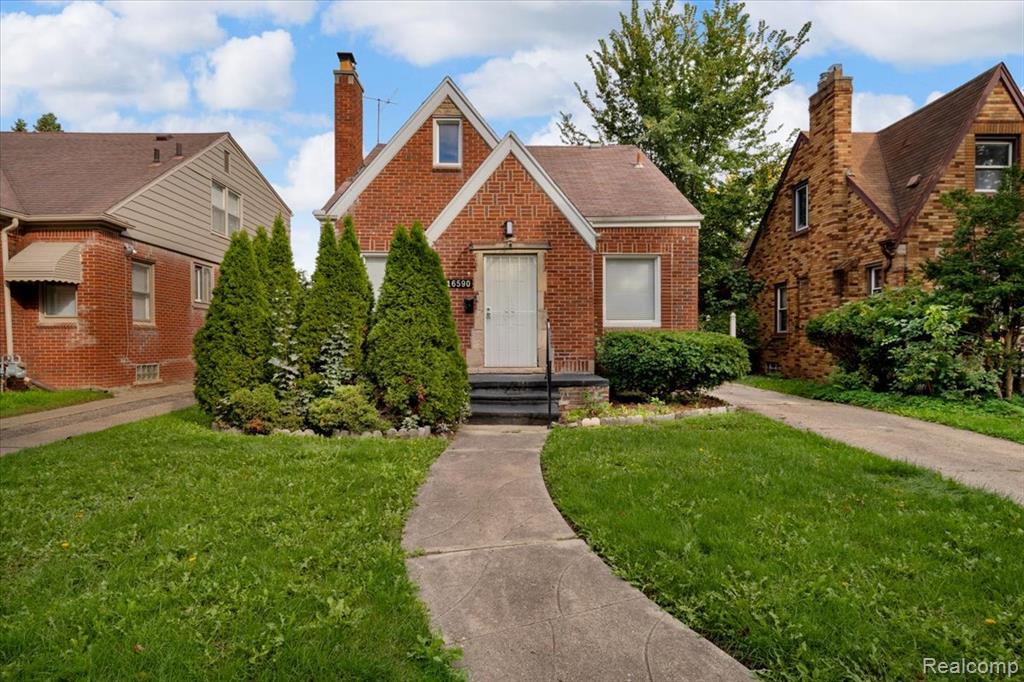 16590 Gilchrist Street, Detroit, MI 48235