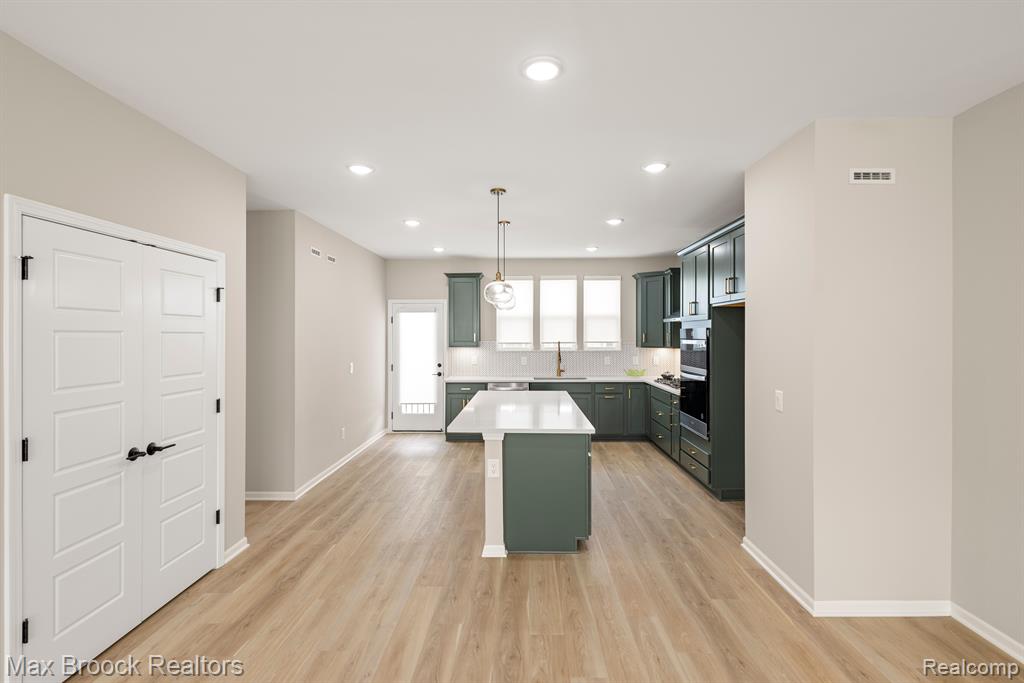 43091 Atwood Avenue 48 NE Atwood Avenue NE, 48, Novi, MI — Photo 24