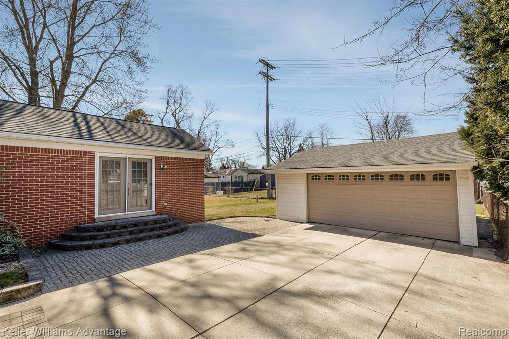 4652 Parker Street, Dearborn Heights, MI 48125 — Photo 27