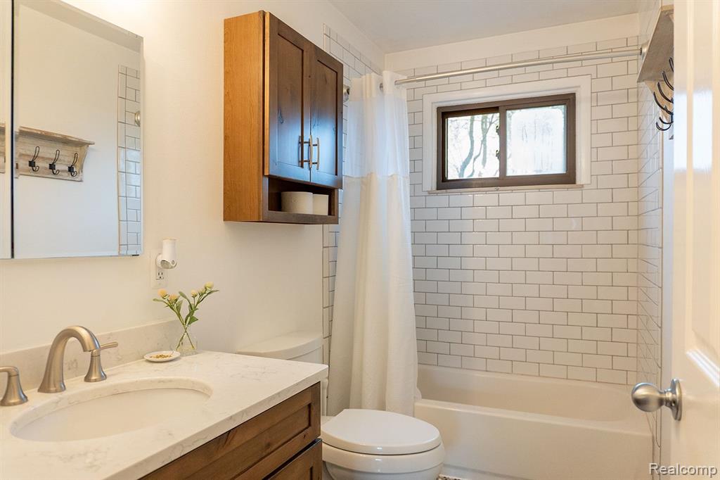 509 W PARKER Avenue, Madison Heights, MI 48071 — Photo 11