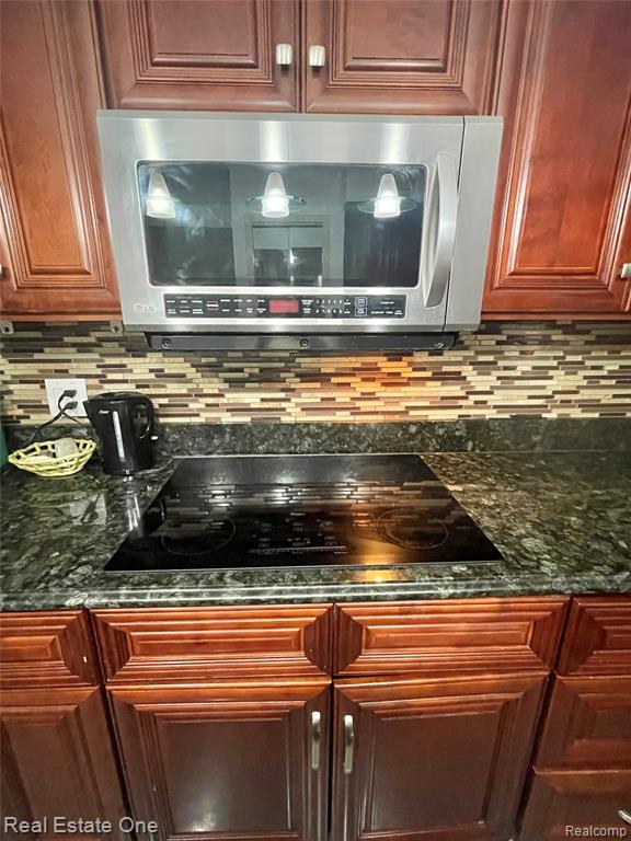 5521 WALNUT Circle W, West Bloomfield, MI — Photo 12