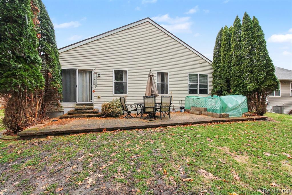 2661 Signature Circle, Pinckney, MI 48169 — Photo 37